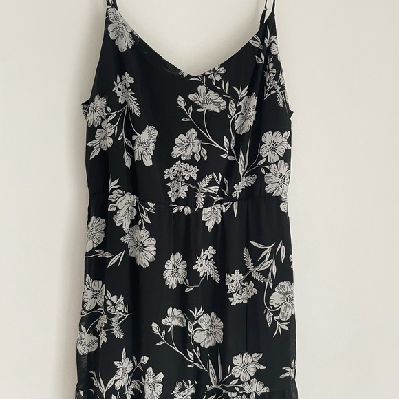 Black floral flowly dress by j crew - Picture 2 of 3